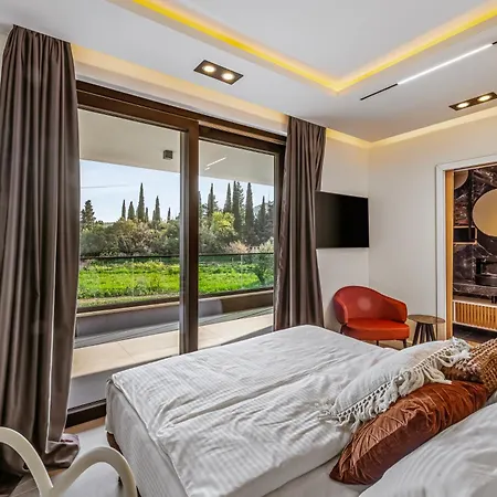 וילה Alba Garden