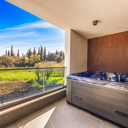 וילה Alba Garden